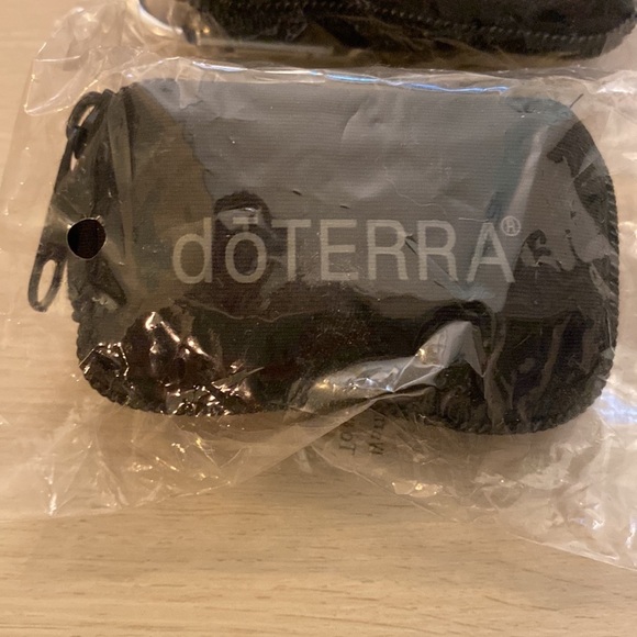 NEW Doterra Keychain Travel Kit, Black #385 - Picture 3 of 4